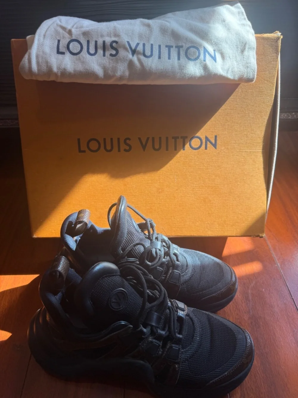 Archlight Leather Louis Vuitton Trainers - Picture 6 of 7